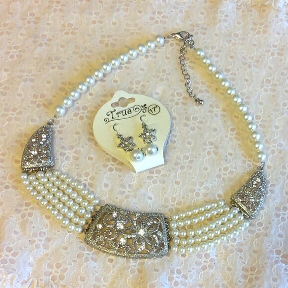 Vintage NEW True Clear Crystal Silver Floral Pendant Earrings VTG Pearl Necklace - Picture 3 of 8